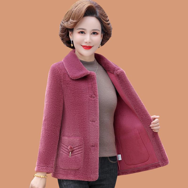 啄木鳥小个子妈妈仿水貂绒外套秋冬装中老年女装新款短款皮毛一体