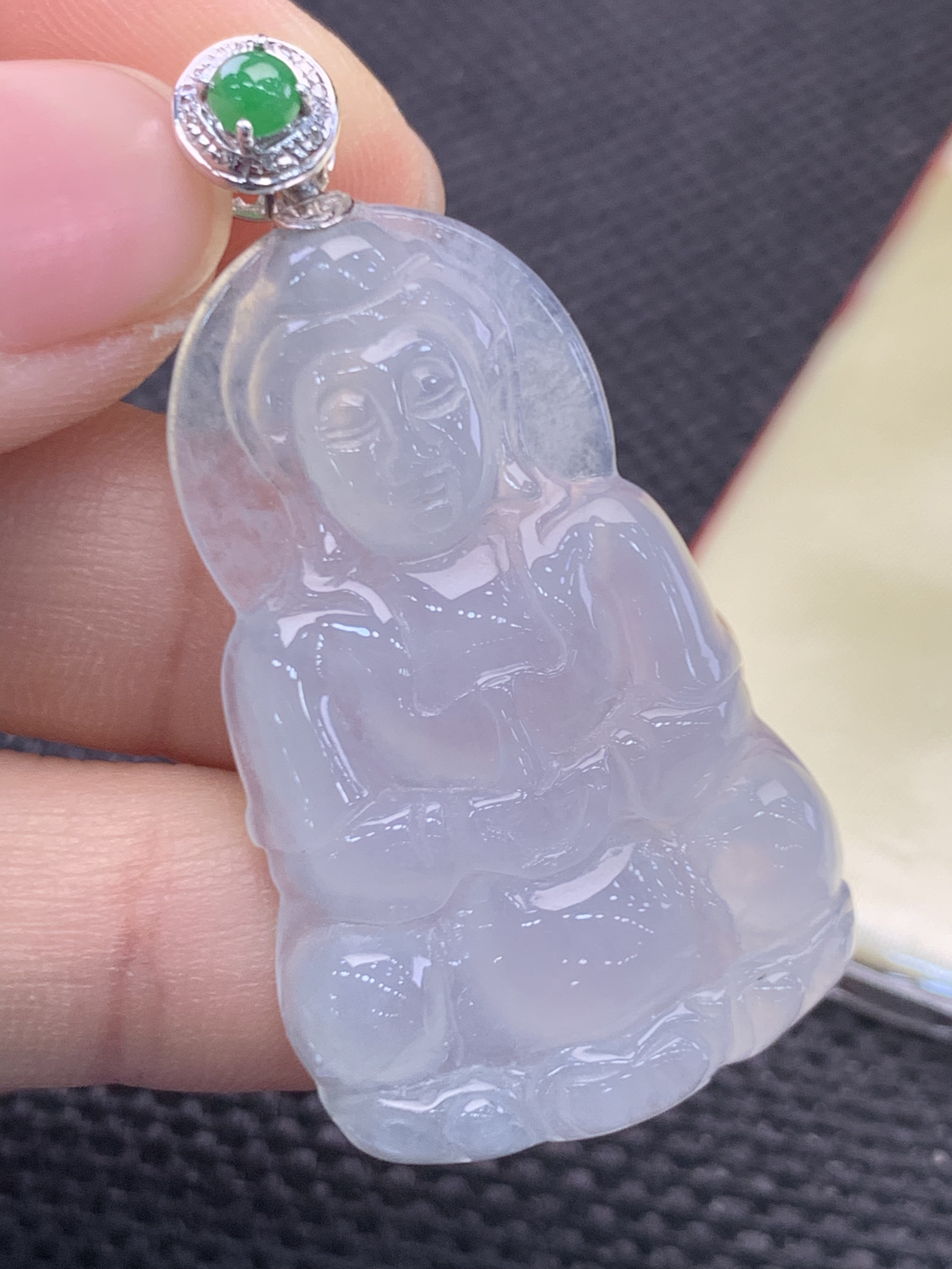 18k天然缅甸翡翠冰种观音