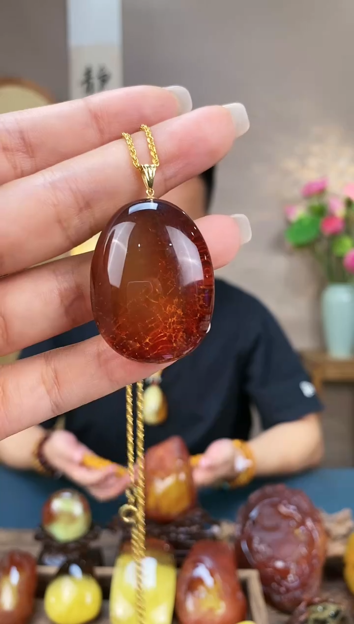 【闪购商品】琥珀裸石未镶嵌基地发货 一物一证 顺丰包邮