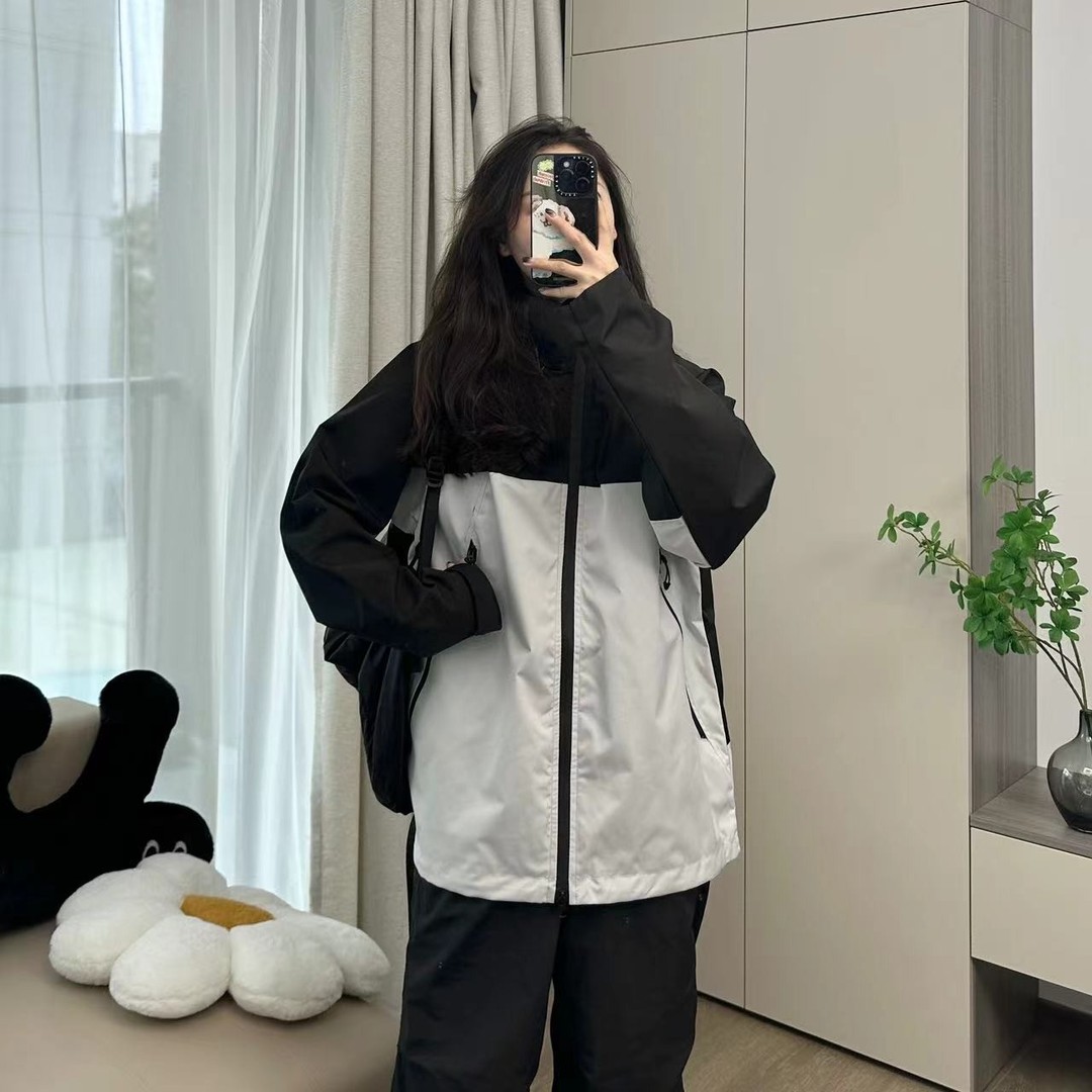 男女同款防风防水情侣户外冲锋衣连帽三合一可拆卸外套夹克款透气