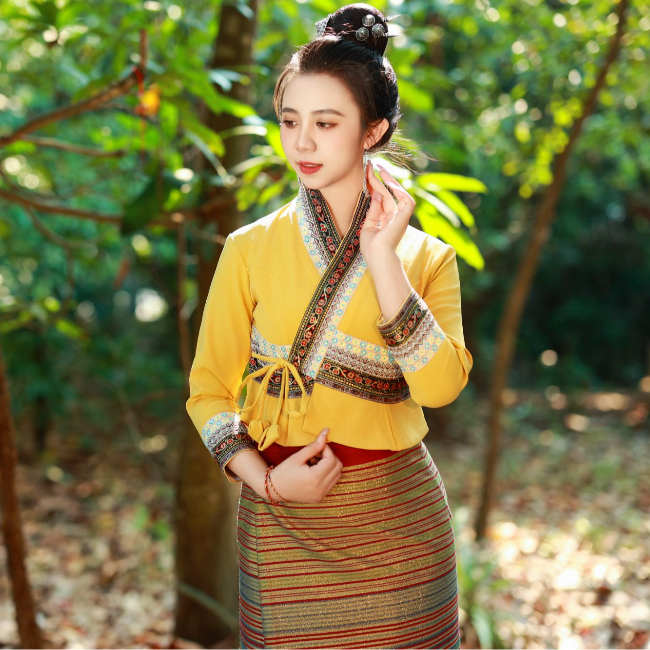 西双版纳 民族风复古 传统气质重工上衣 清仓处理