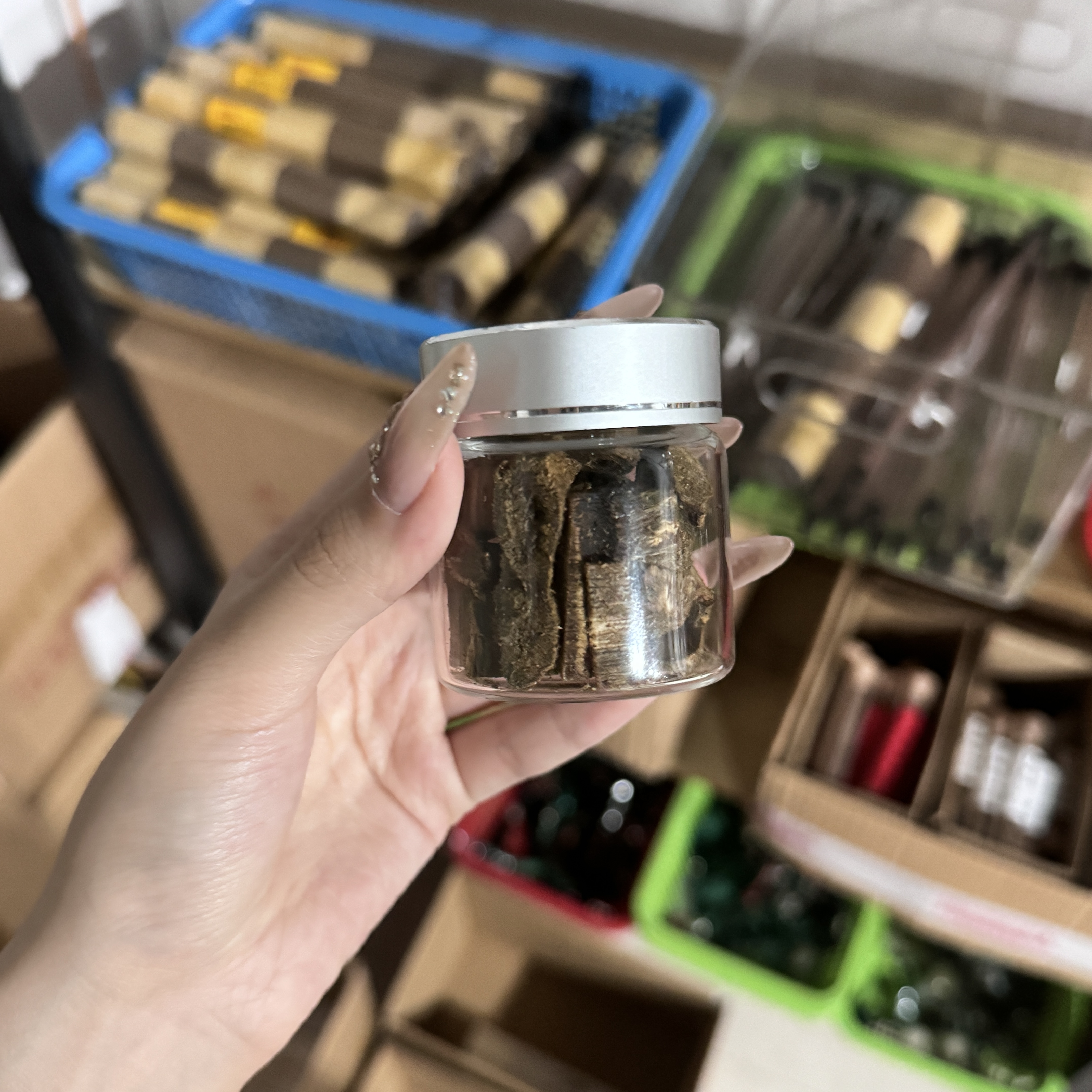 【三言】天然野生芽庄棋楠沉香原料沉水奇楠香料品香熏香*1瓶