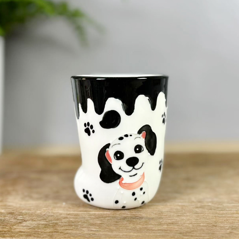 《斑点狗雨靴》景德镇手绘可爱陶瓷杯高温釉下彩水杯女生拉花咖啡杯
