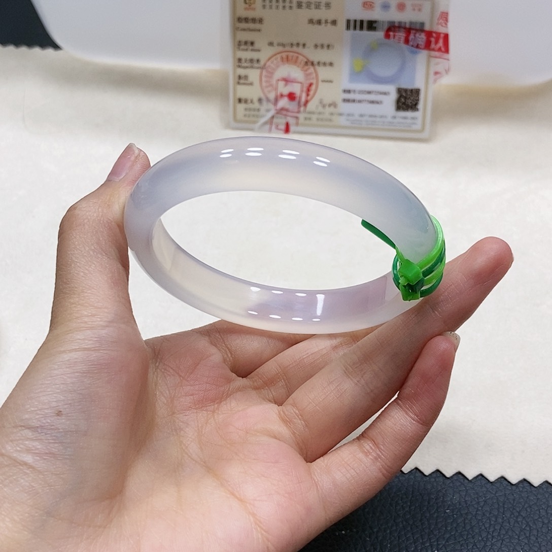 玛瑙/玉髓手镯未镶嵌58.青