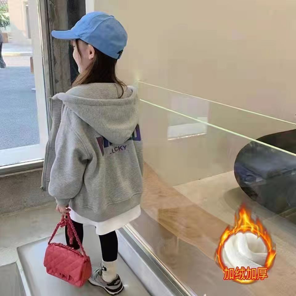 女童加绒外套2023秋冬新款儿童宽松韩版连帽卫衣宝宝时髦上衣加厚
