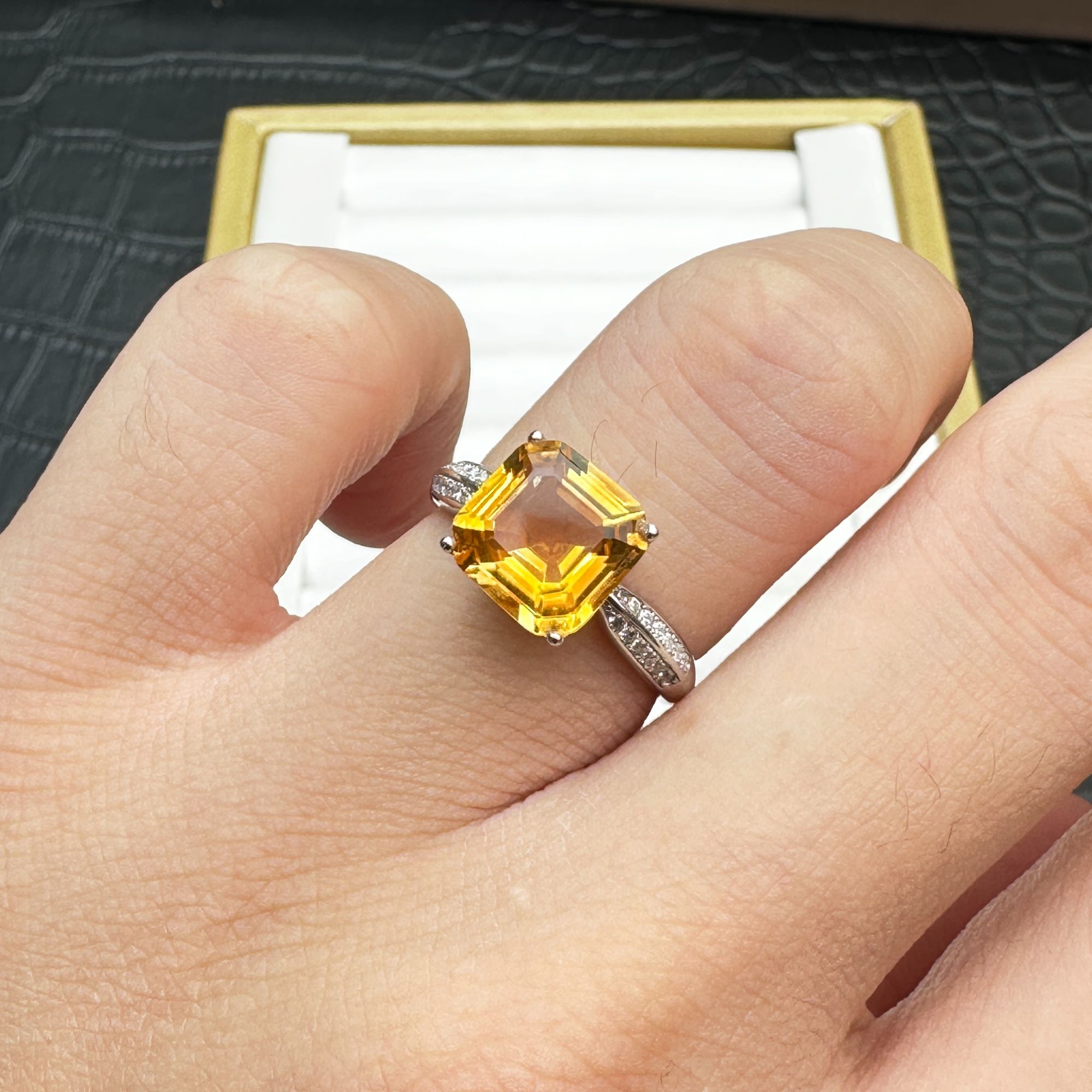 纯天然无优化黄水晶戒指暴力黄3ct9mm款式看最后一张图选款找客服