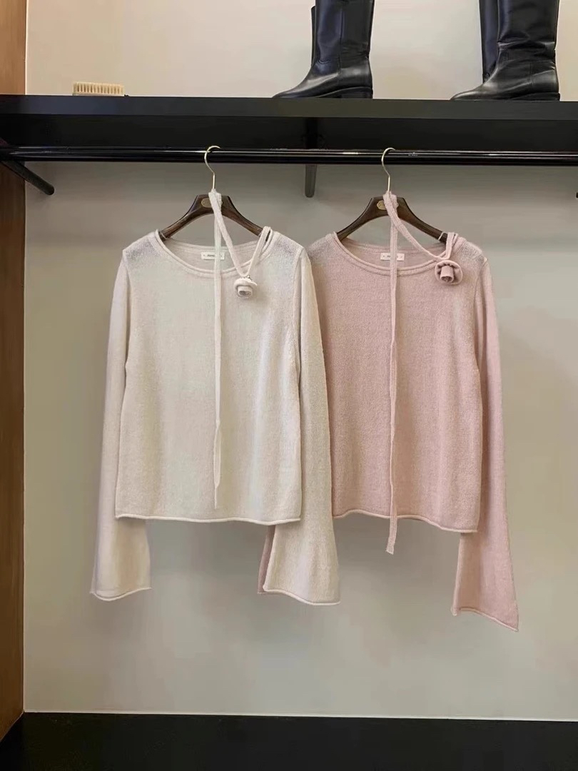 Founders  玫瑰花喇叭袖毛衣打底（no退换）