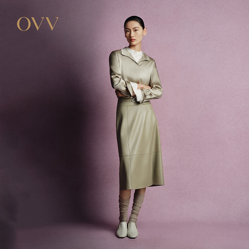 OVV秋冬新女装前侧开衩金属D字扣装饰皮质半身裙GQDDJ34111A