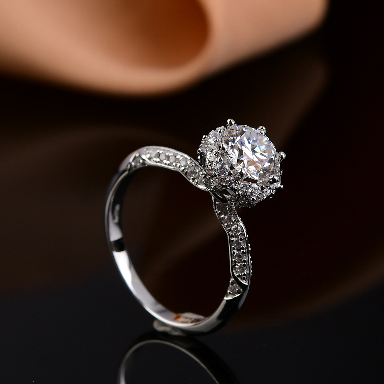   【带专柜礼盒】轻奢时尚梦中婚礼1.0ct女戒