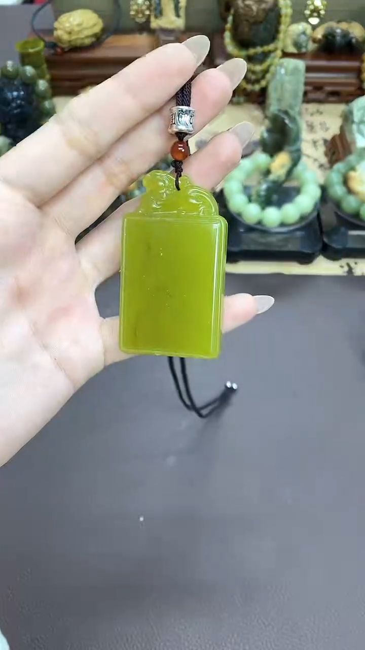 【闪购商品】蛇纹石玉颈饰未镶嵌无事牌吊坠