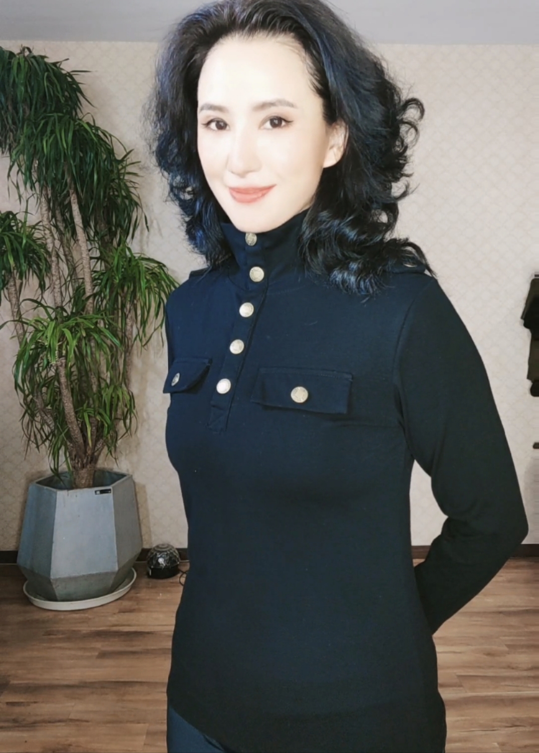 清风酷女郎复古高领长袖