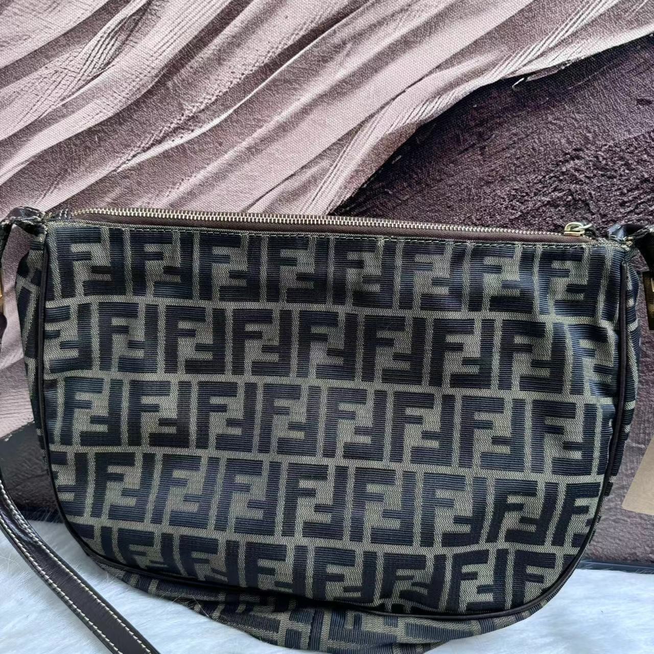 95新 FENDI/芬迪 /伊一/95/13033/单肩包/
