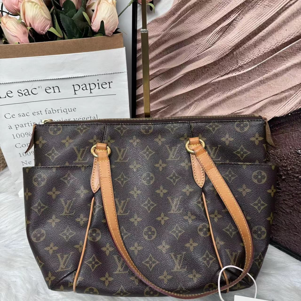 95新 LouisVuitton/路易威登 /伊一/95/737364/单肩包/