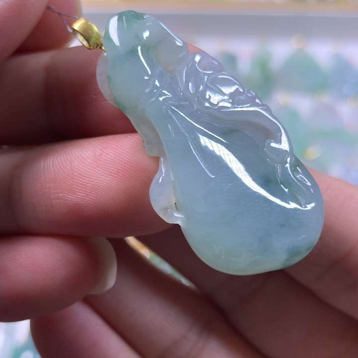 翡翠颈饰18K金镶嵌翡翠