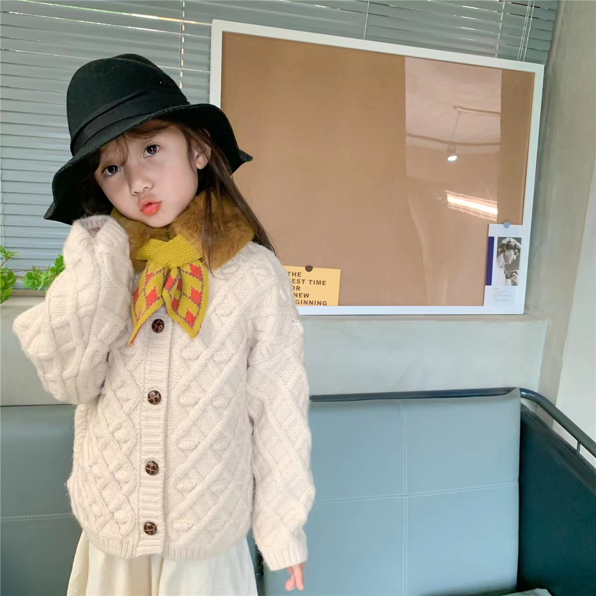 冬季时尚男女童毛毛交叉围巾儿童男女韩系围脖洋气