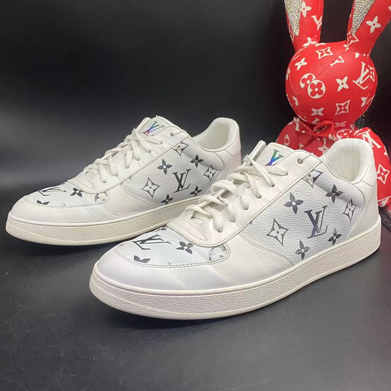 【ddm特惠】LouisVuitton/ 路易威登 白色浮雕印花板鞋42欧ddm1085