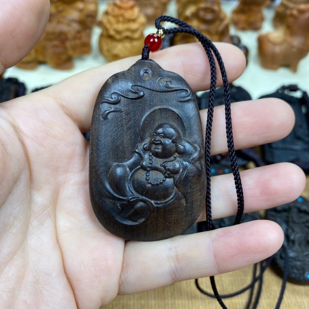 天然c香木雕刻弥勒佛吊坠牌子高档男女项链挂件