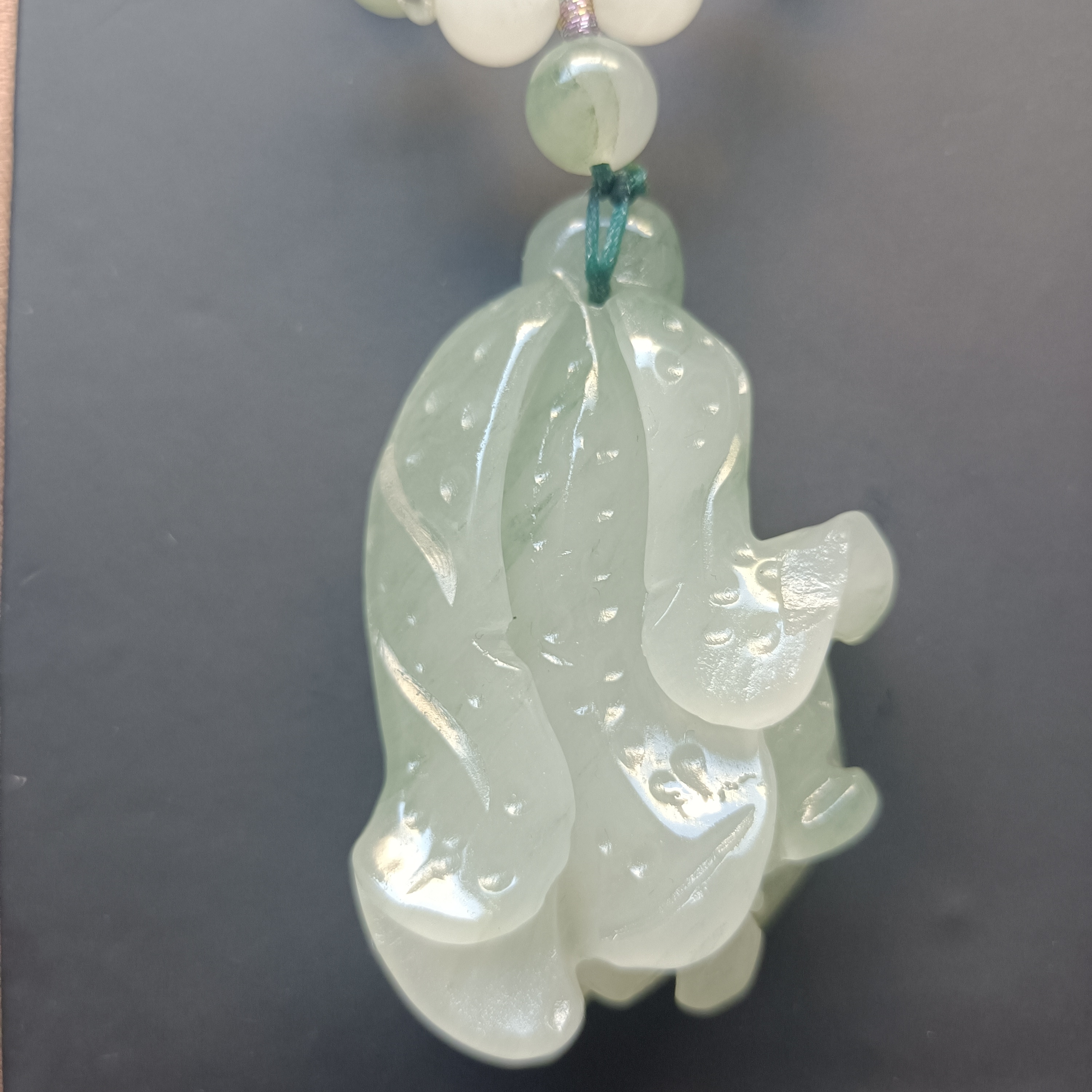 天然天山冰翠白菜时尚气质款吊坠