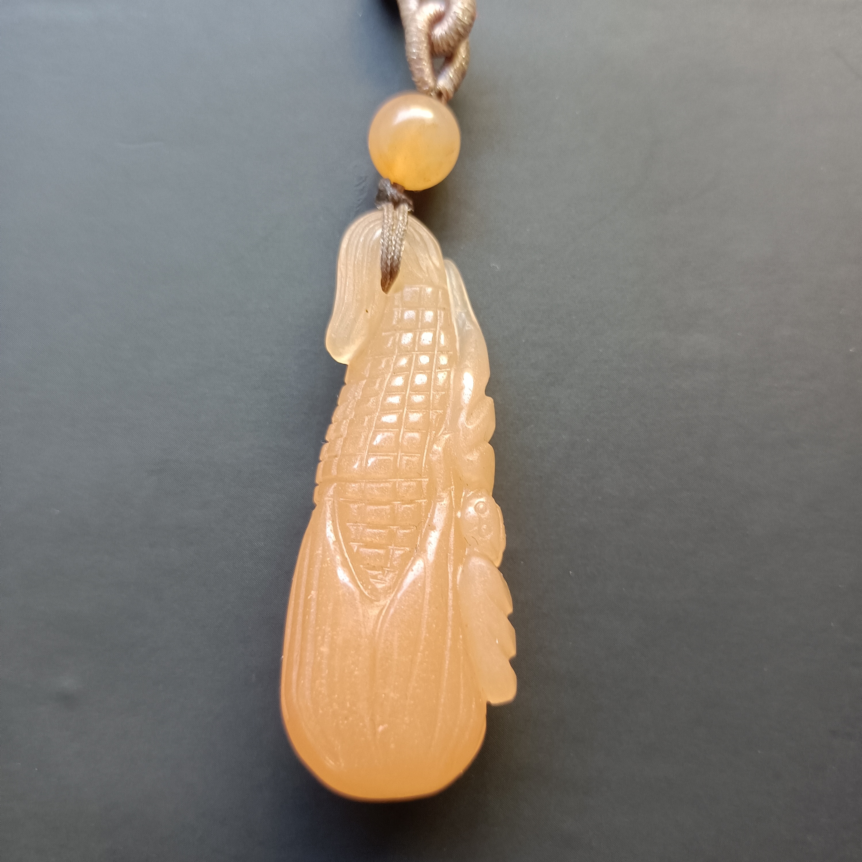 天然天山冰翠玉米时尚气质款吊坠