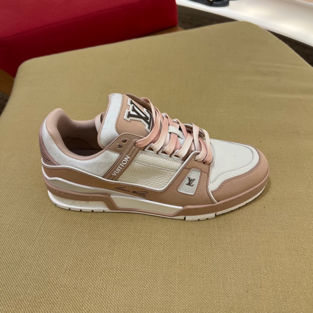 未使用 LouisVuitton/路易威登 12 Lv女士裸粉色运动鞋  trainer