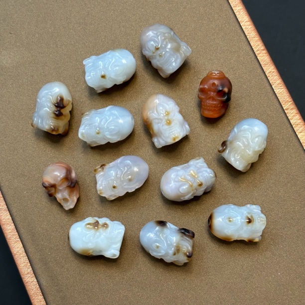 白芯 玛瑙 行运达摩 珠改雕刻配饰18x13mm 多样性选其一发货