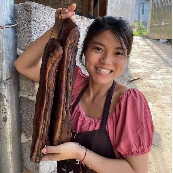 湖南湘西特色柴火烟熏风味五花腊肉土猪肉粮食猪肉腊肉咸香好吃