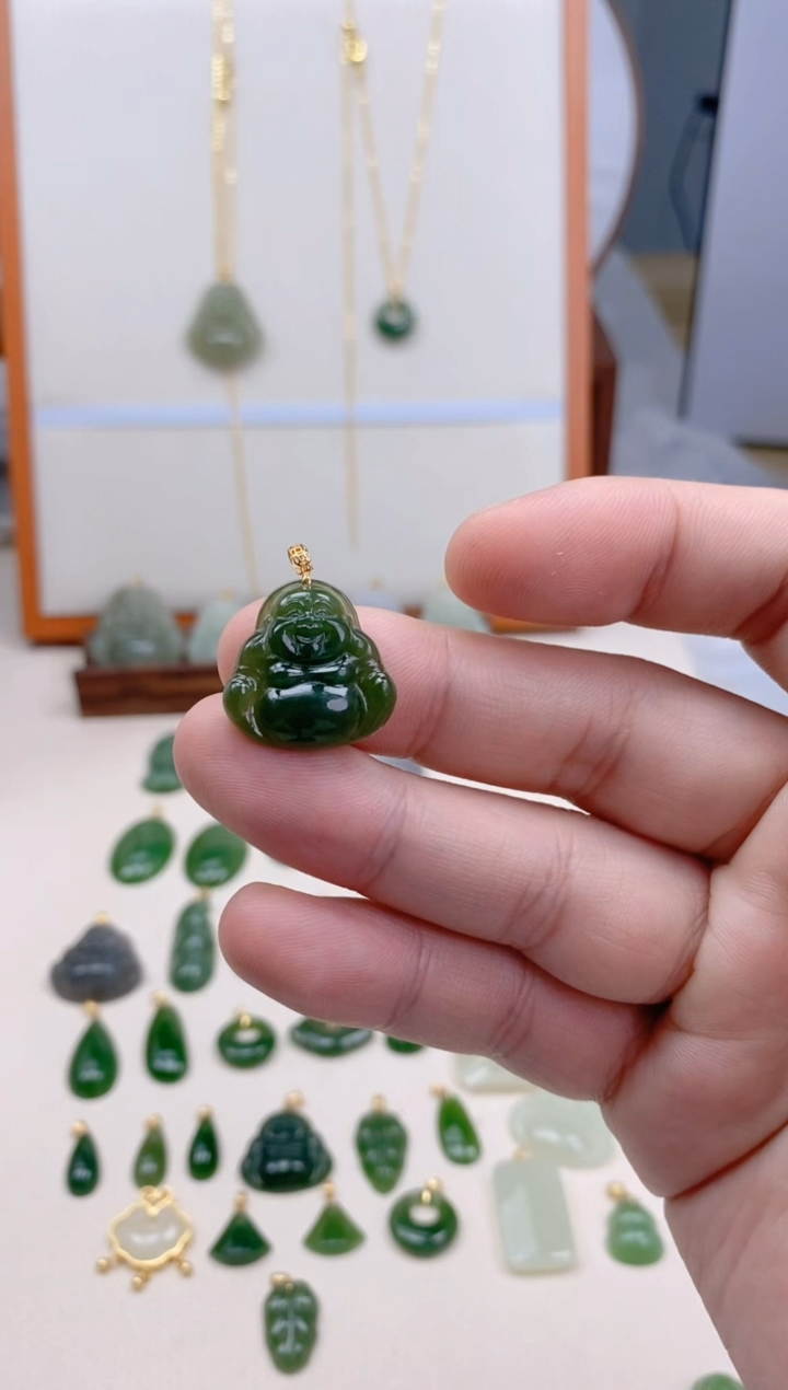 【闪购商品】和田玉吊坠(赠链)18K金镶嵌佛公