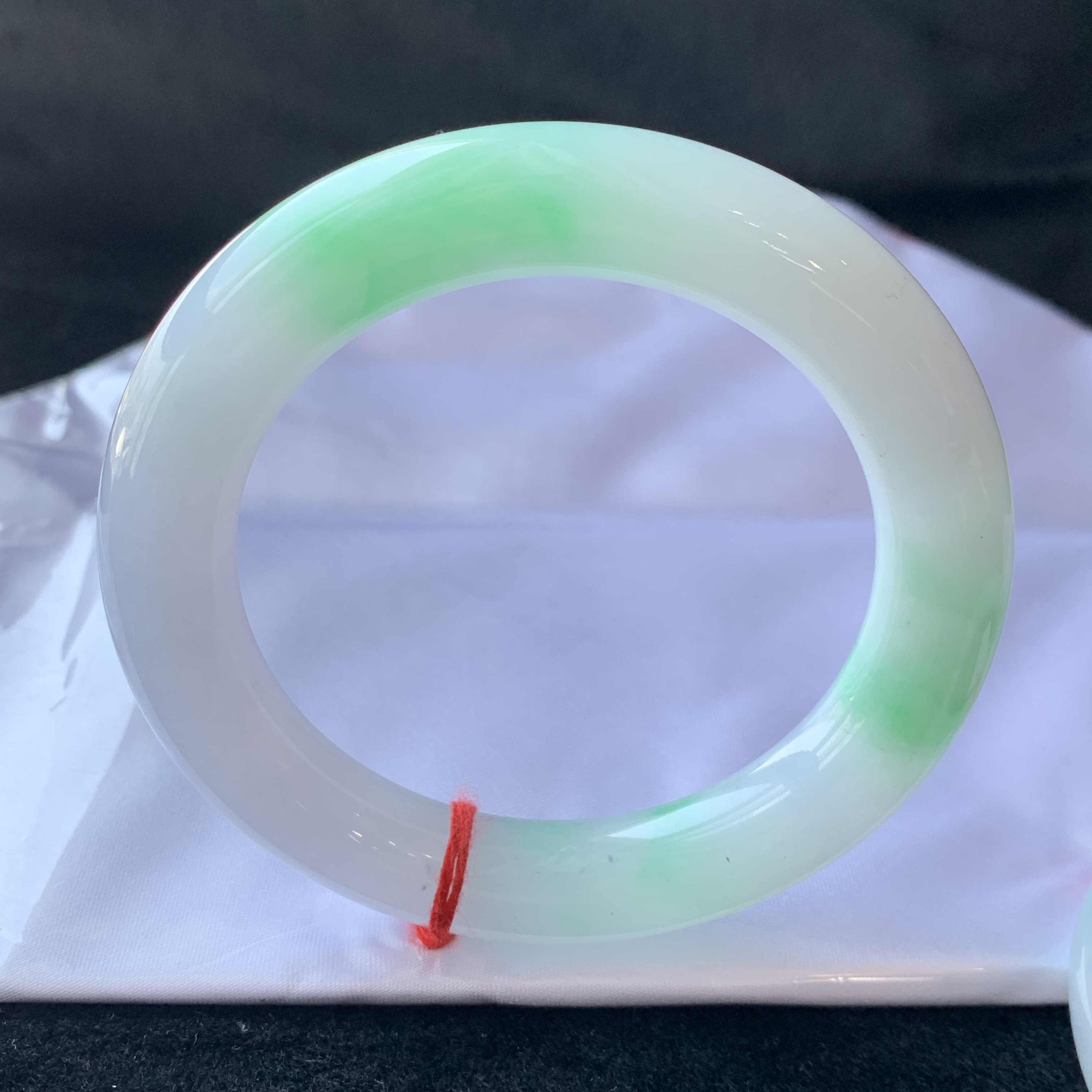 天然缅甸翡翠手镯冰种春彩圆条A货 尺寸 58-11.6-11.8