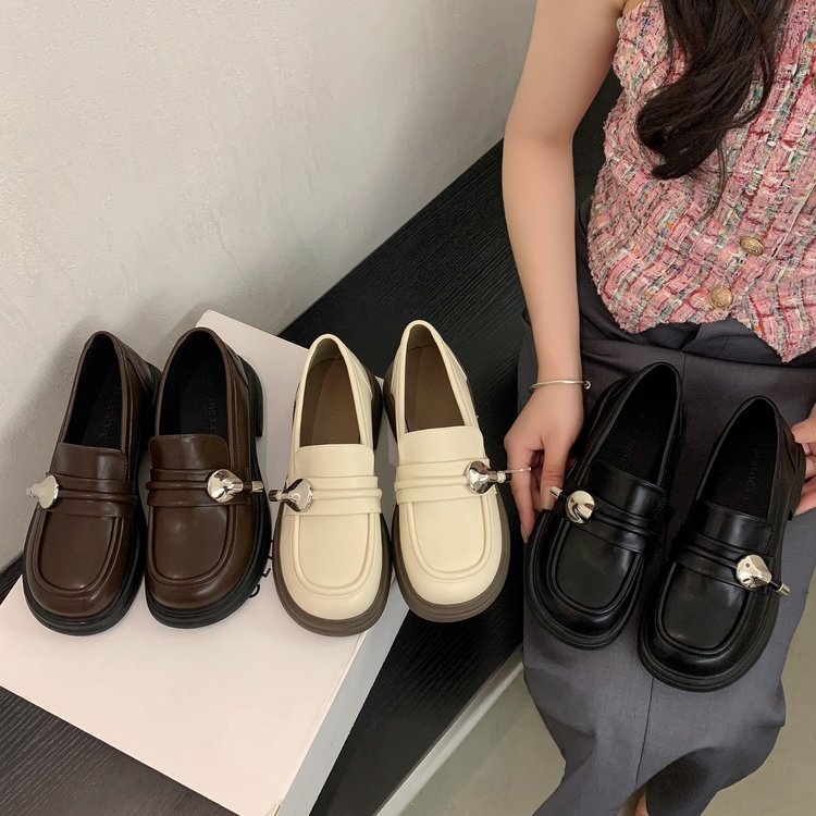 小众风！2023秋新款 金属装饰一脚蹬乐福鞋女