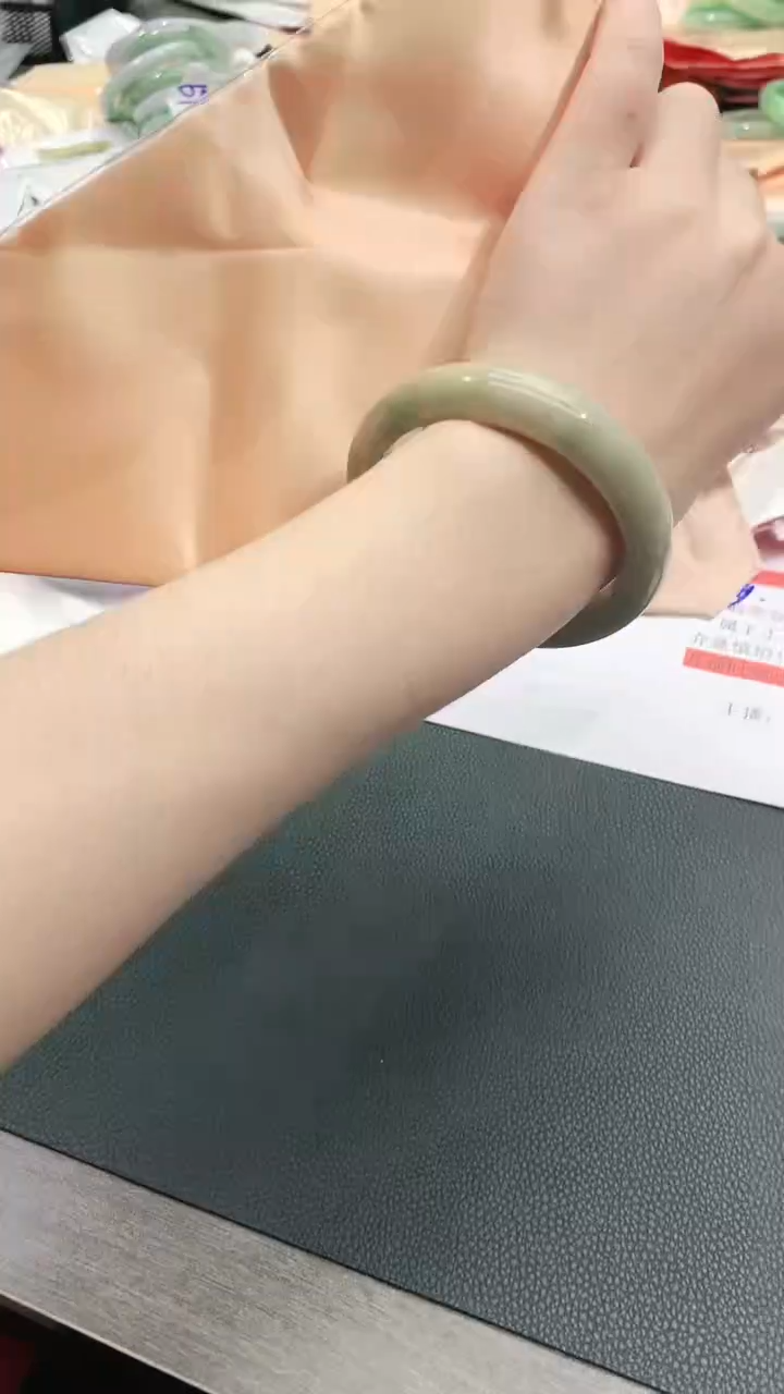 【闪购商品】翡翠手镯未镶嵌手镯