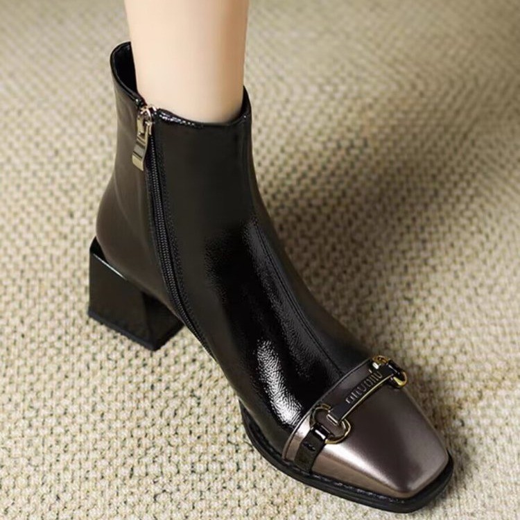 时尚软包大码粗跟短靴方头2023新款秋冬季百搭单靴中跟女靴马丁靴