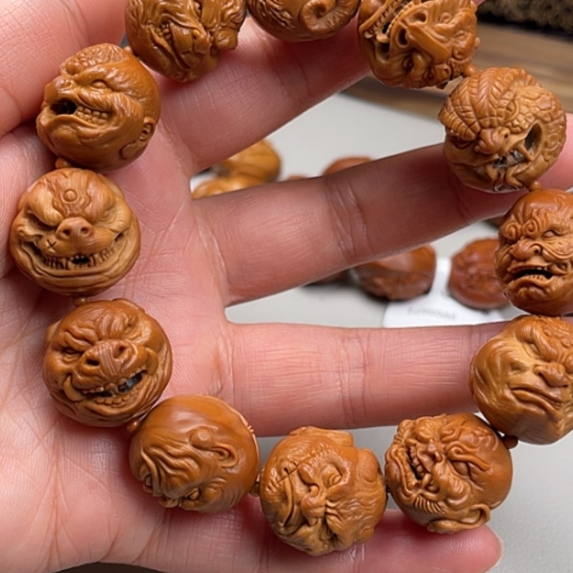 【闪购商品】木质核雕结**”