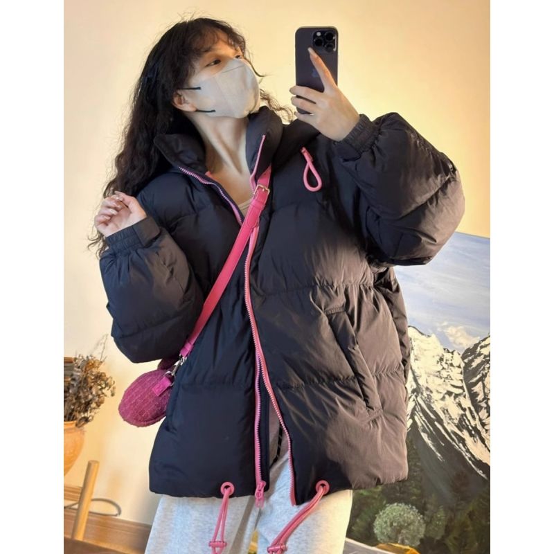 雅鹿黑色连帽撞色羽绒羽绒服女冬季新款宽松慵懒风潮流时尚加厚外