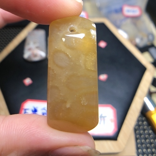 硅化玉吊坠未镶嵌