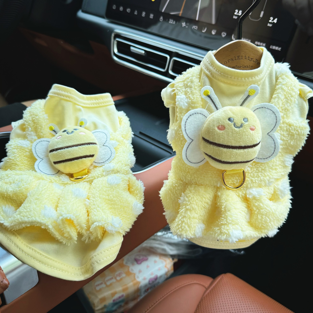 狗狗衣服秋冬装新款蜜蜂绒衣泰迪比熊马尔济斯小型犬可牵引打底衫