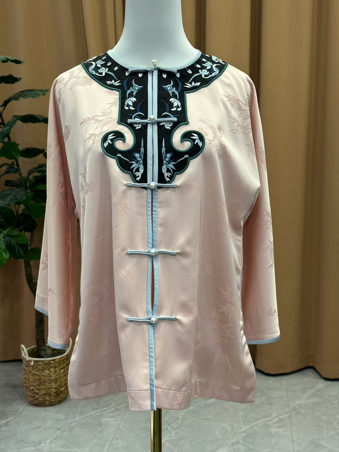 Y【美锦家】(T)新中式国风女款圆领中襟刺绣上衣241222