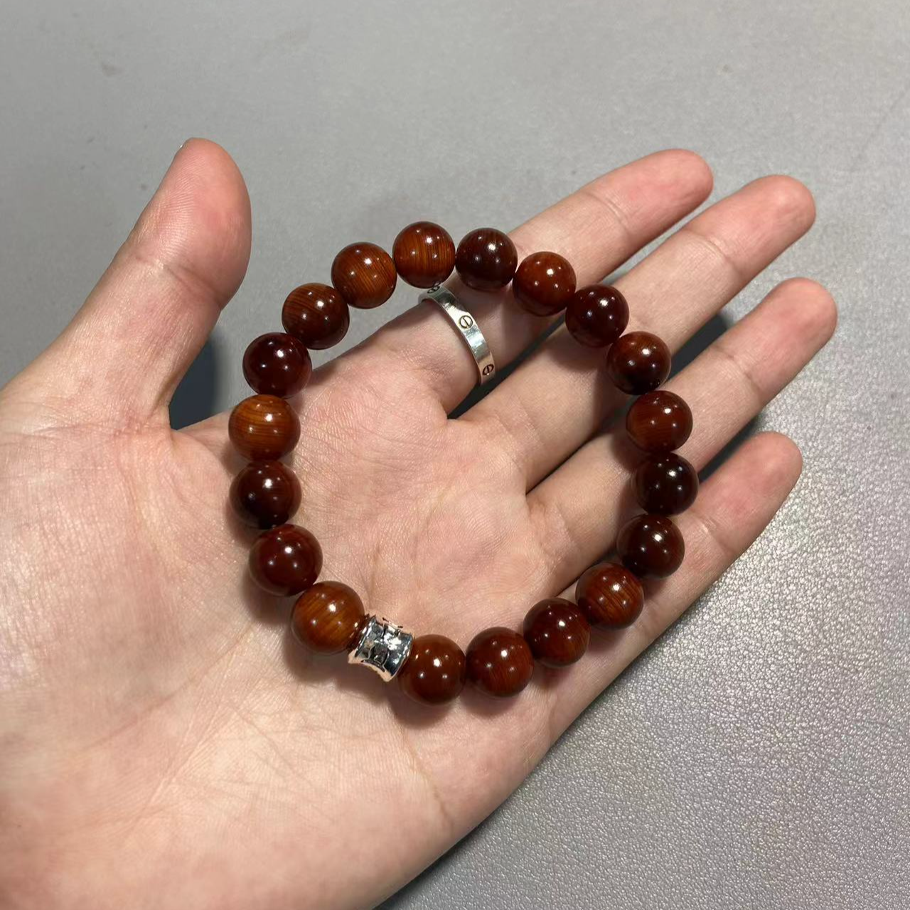 W472玉化果冻料崖柏卡1.0单圈小手串（天然材质，底色多样，发其一）.