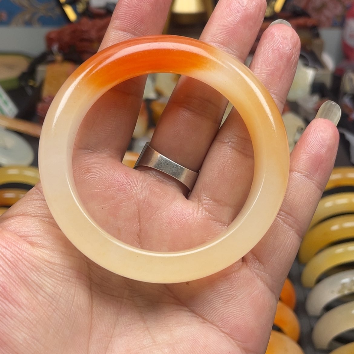 【闪购商品】石英质玉（黄龙玉）手镯未镶嵌暖**光