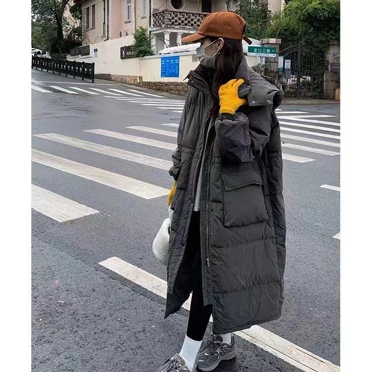 【韩流韩系加长羽绒服！】 收腰的设计 ！够大够长够厚实！