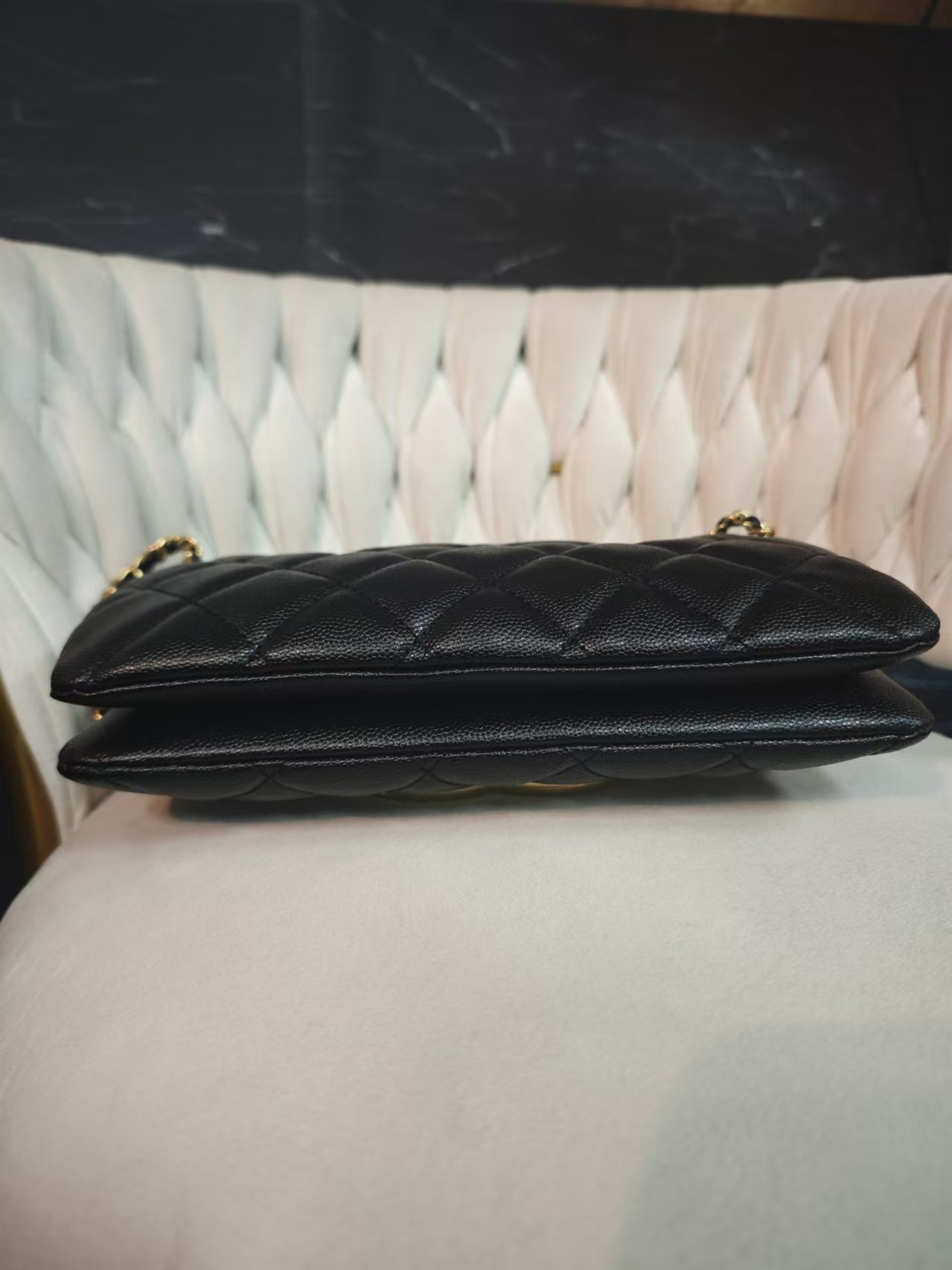 LQ-WITH-QUEEN真皮女包翻盖鱼子酱包黑色