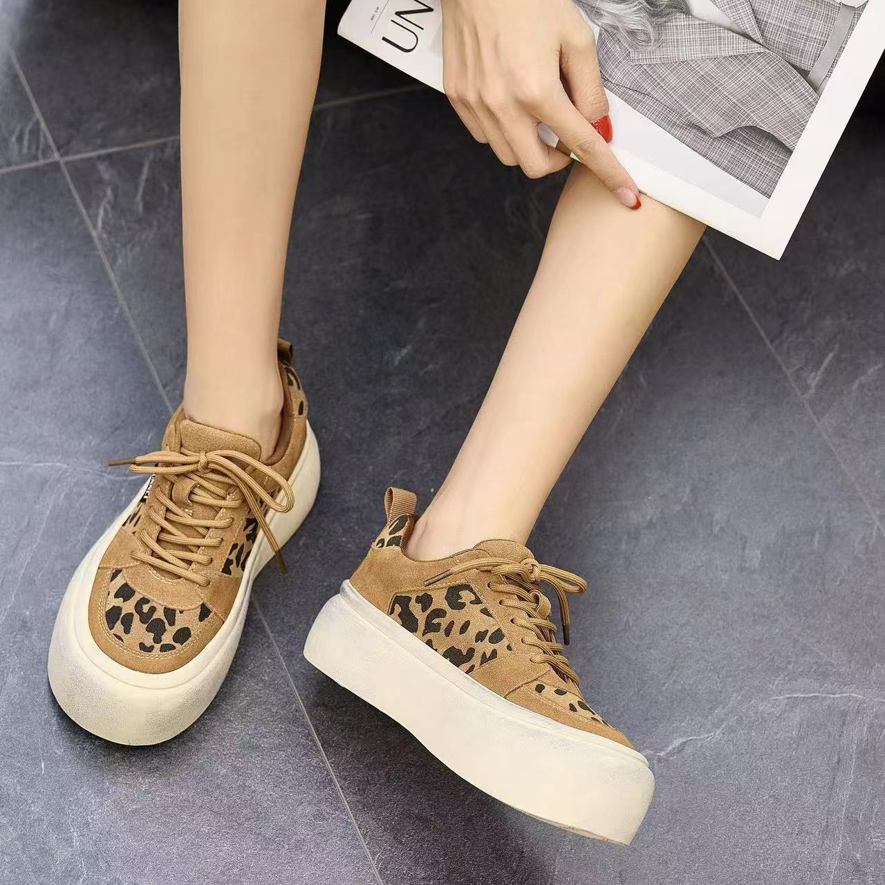 牛皮豹纹厚底板鞋女韩版圆头系带真皮休闲鞋百搭低帮磨砂皮运动鞋