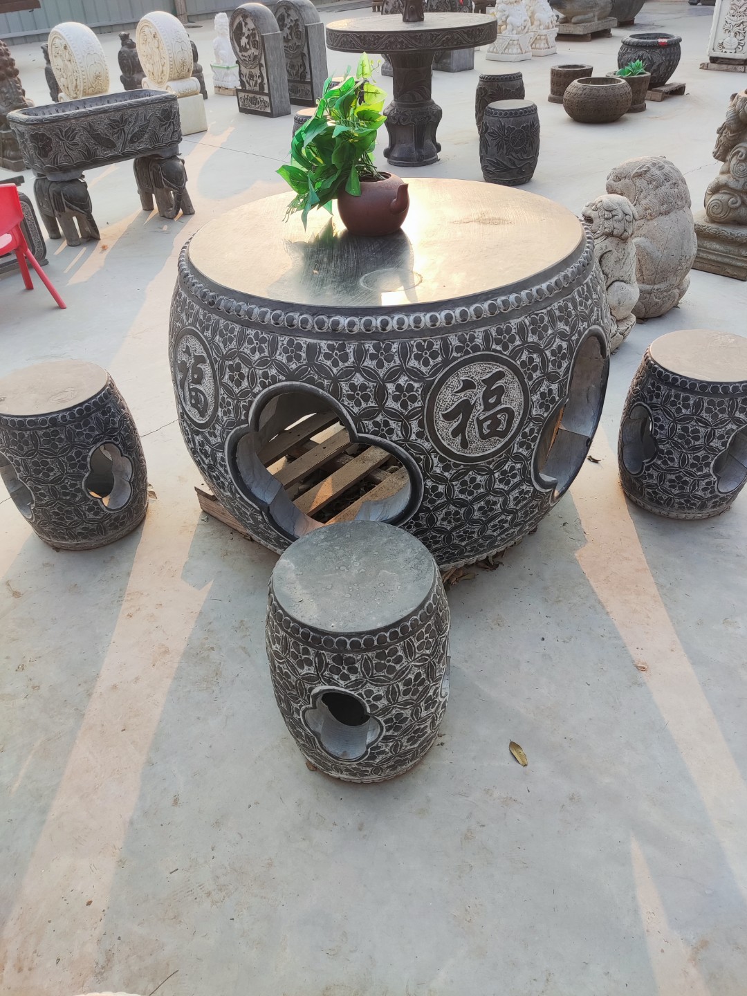 青石整石整雕桌面80高度63