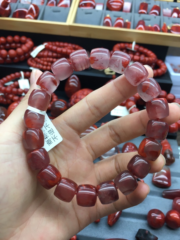 瓦西南红直筒手串