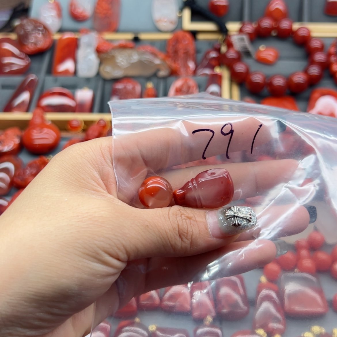 【闪购商品】南红玛瑙配饰未镶嵌?***摇