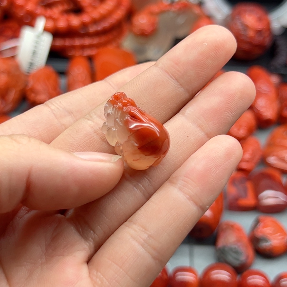 南红玛瑙配饰未镶嵌青***伟