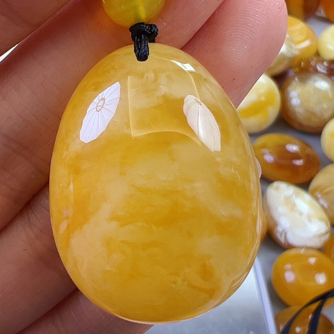 琥珀裸石未镶嵌蜜蜡