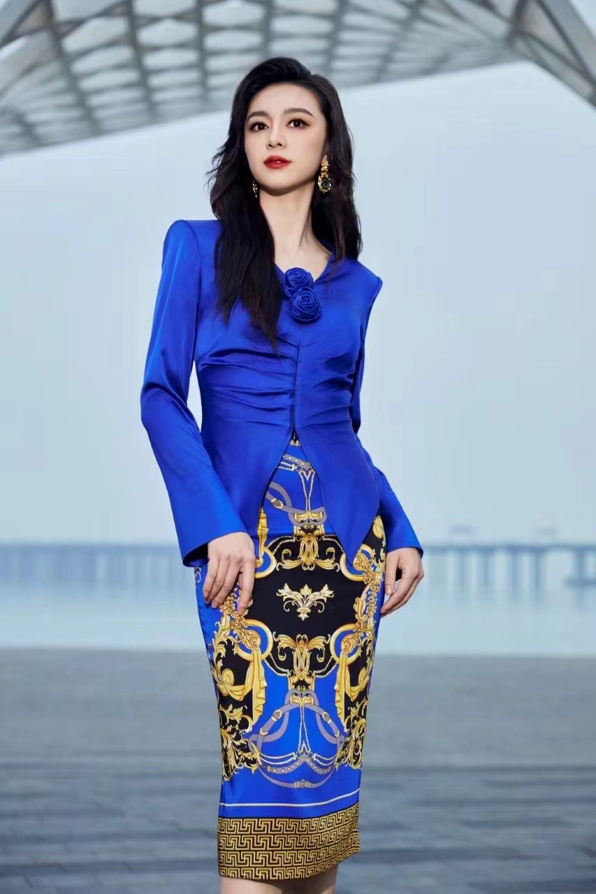 设计师款V领抽褶马蹄袖上衣