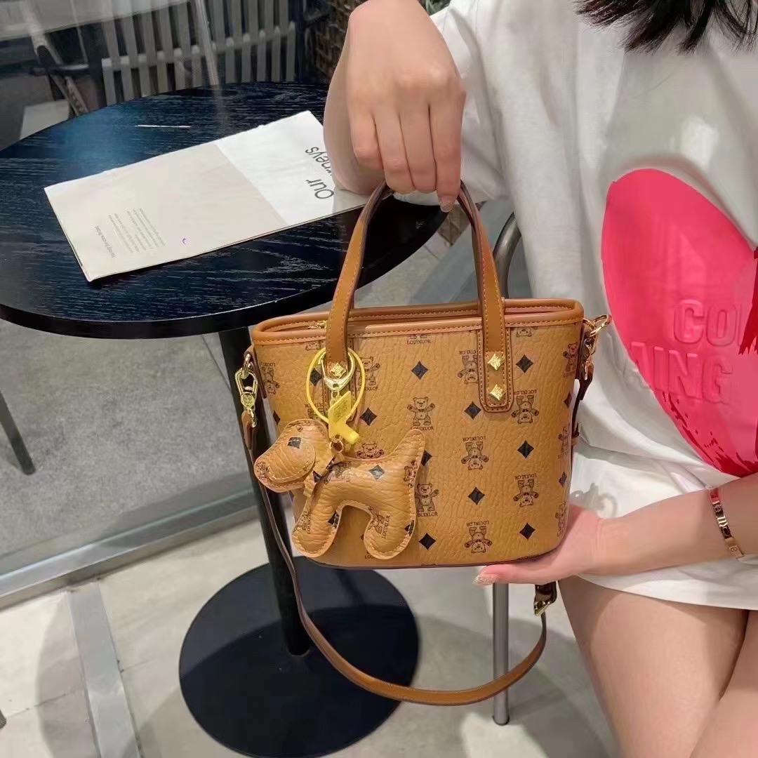 芭尼熊轻奢时尚百搭菜篮子包休闲女士夏季小众潮流经典单肩肩包