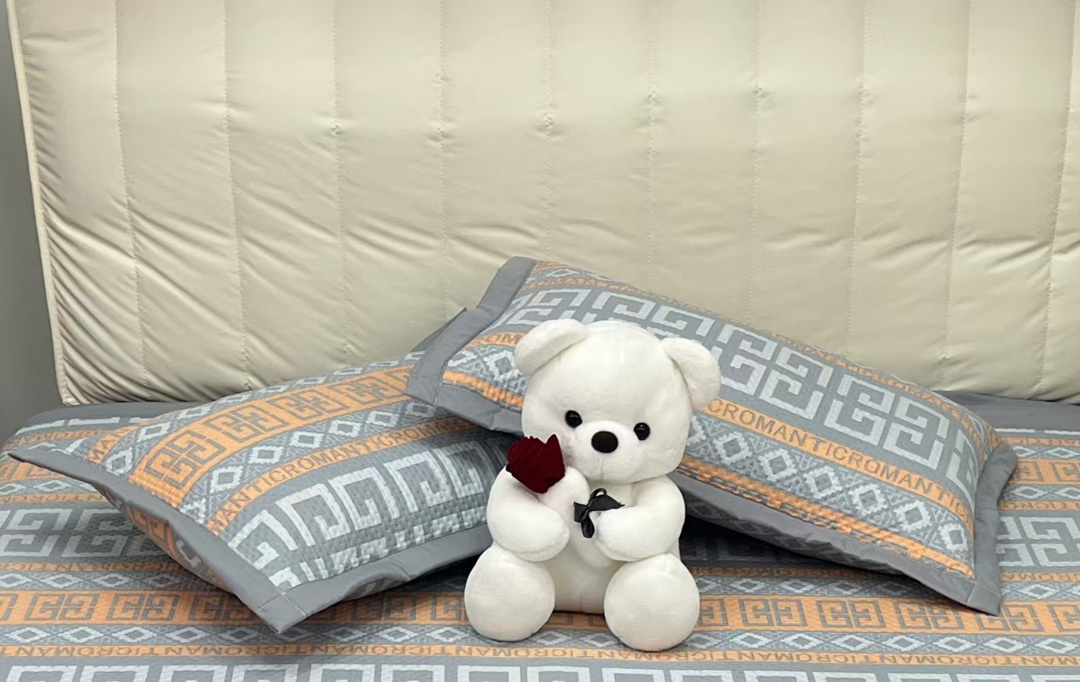 【2024爆款枕套】新款亲肤舒适枕套一对经典轻奢风亲肤柔软枕芯套