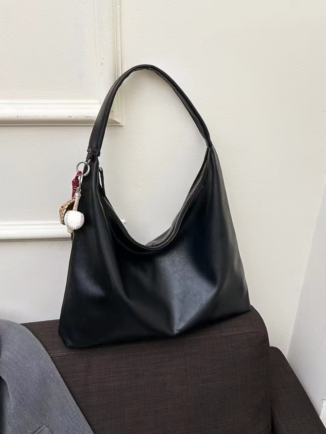 新款时尚潮流大容量腋下女包包56079